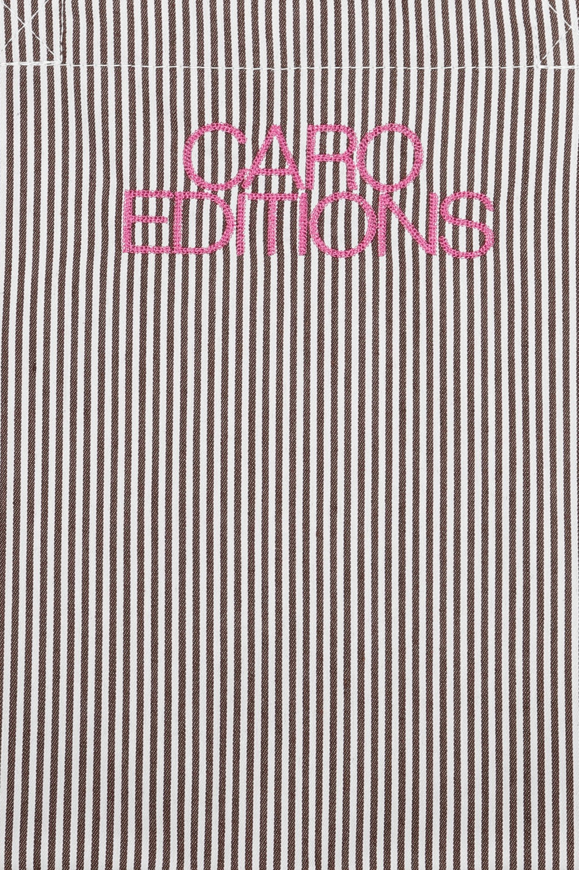 The signature striped Caro tote bag in Brown with an embroidered logo. This large bag can carry it all and is made from 100 % cotton canvas. Material: 100% Cotton Onesize.