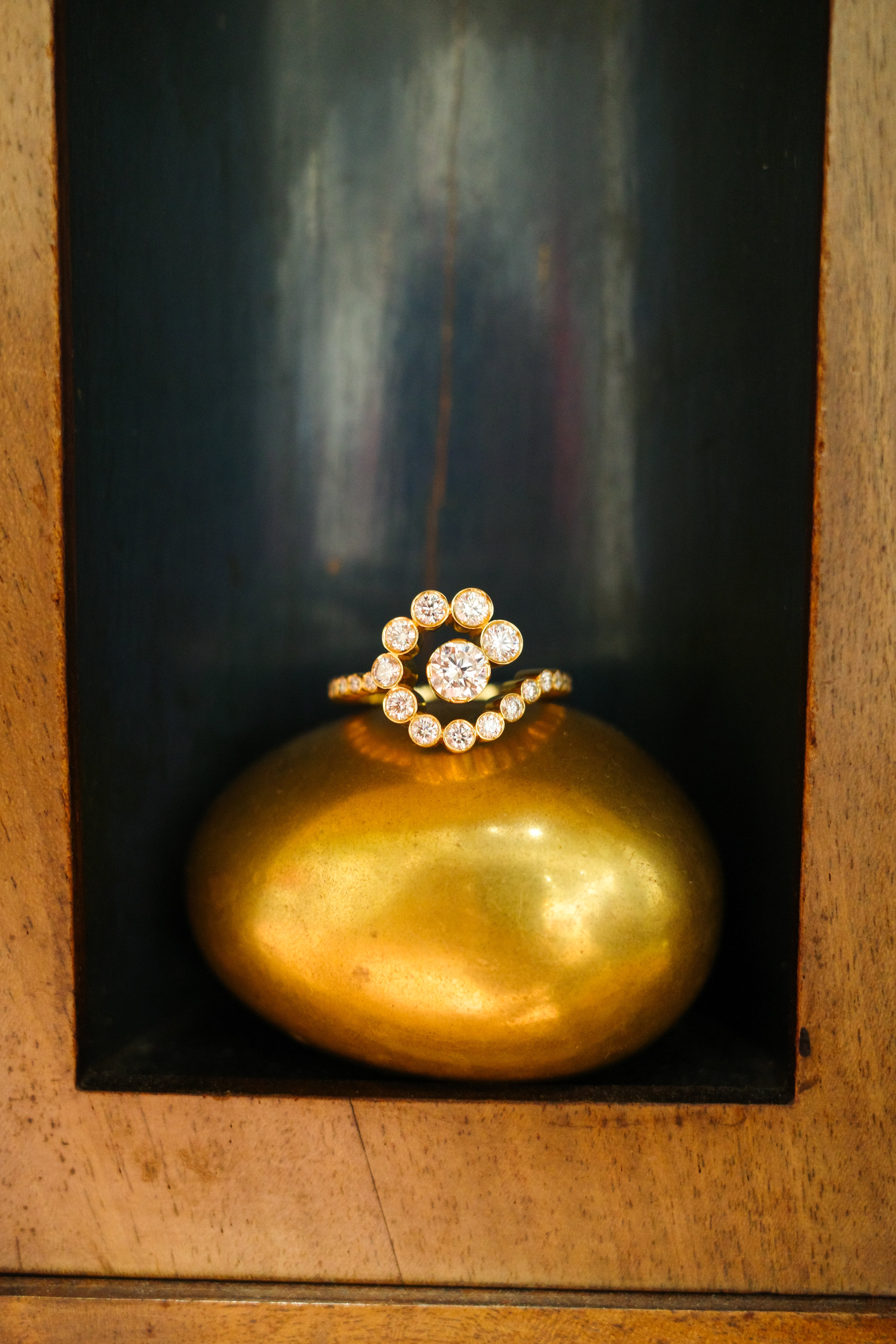 Escargot de Diamant Ring