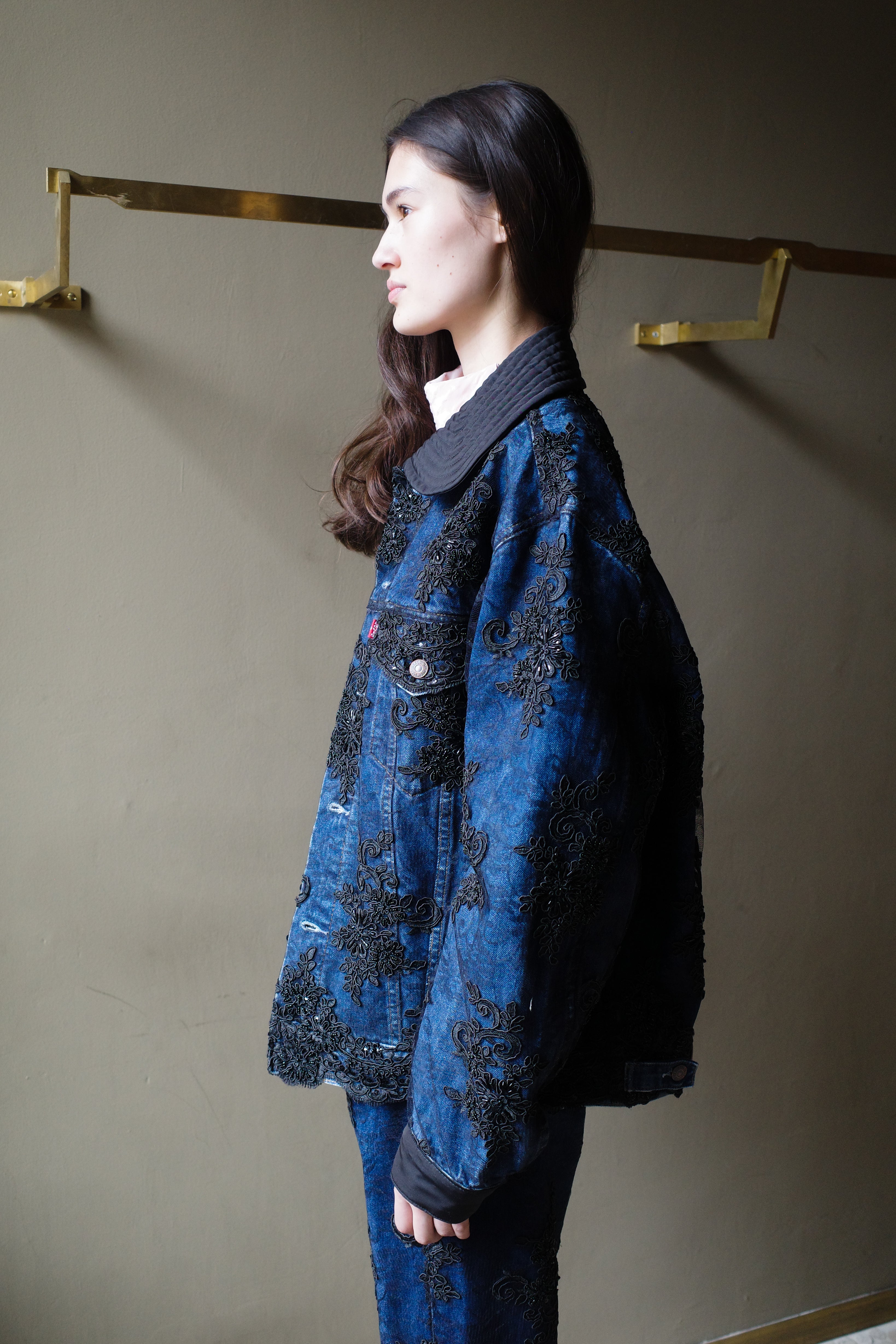 DENIM JACKET LACE BLACK PEARLS