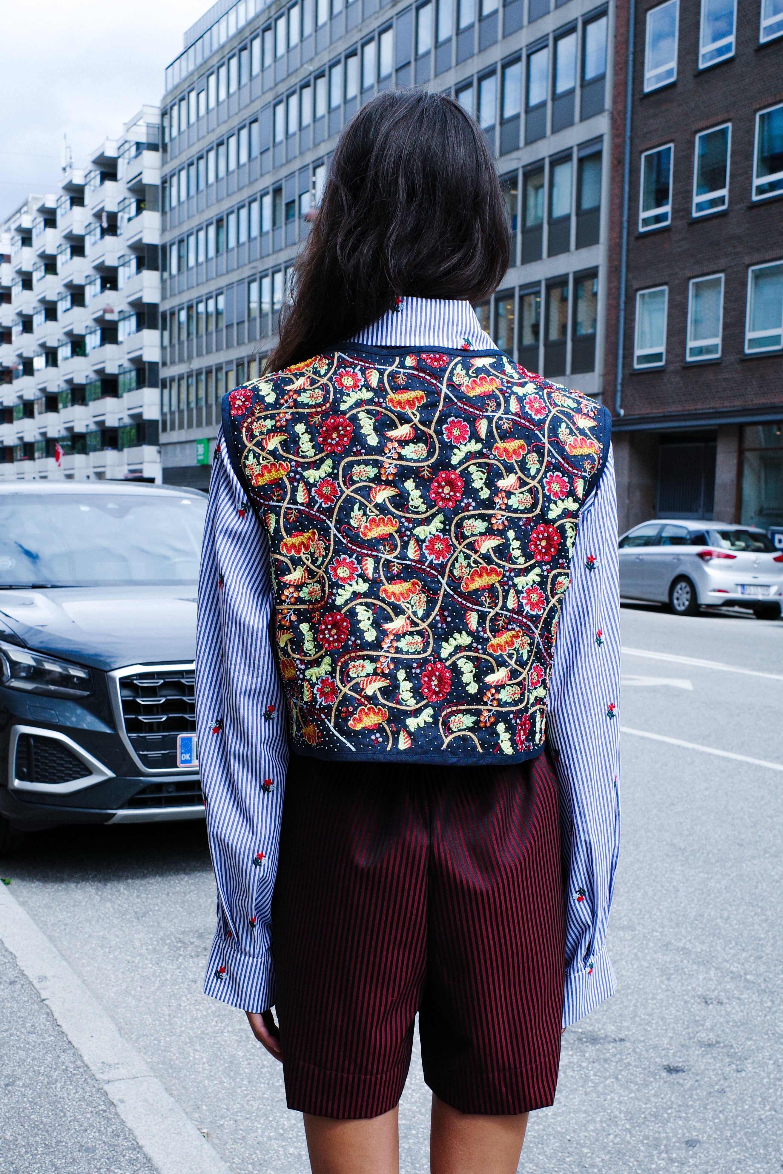 Ravnbak Vest - Hand Embroidered Flowers