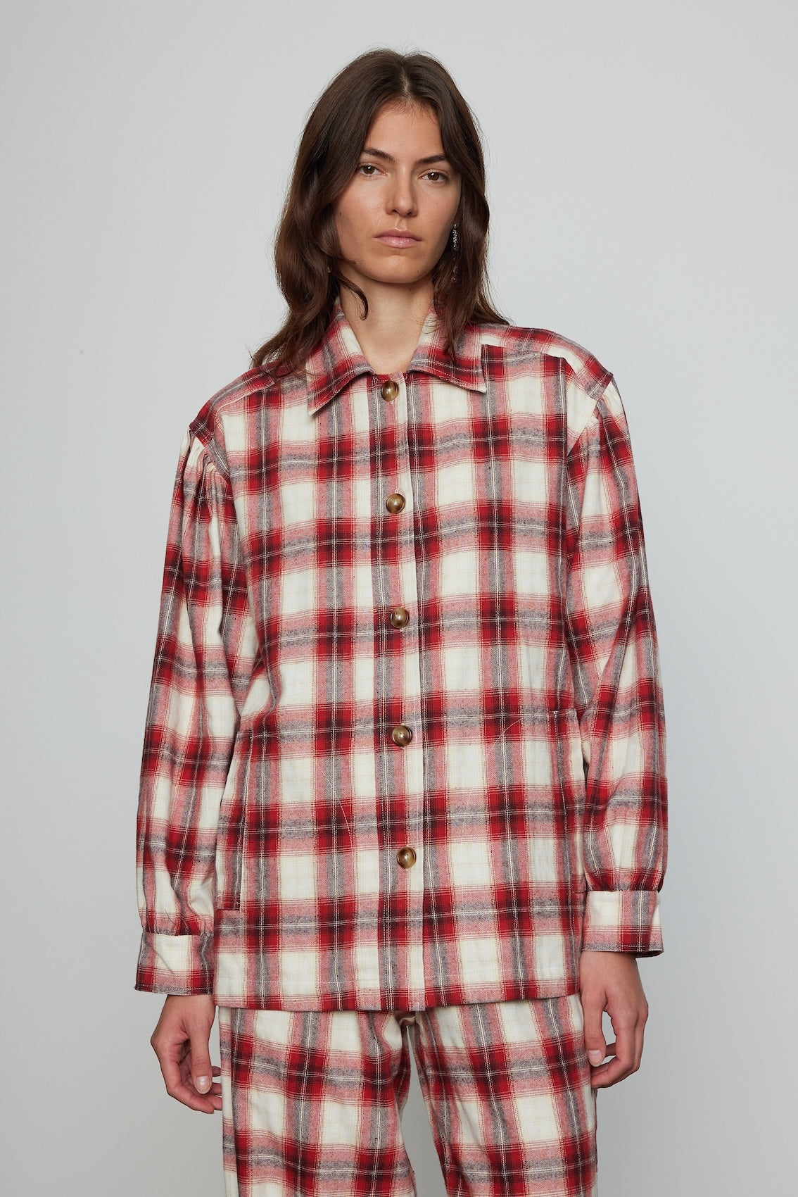 Caro Editions Hannah shirt in soft cotton flannel. The shirt features an oversized fit, big sleeves, and buttons at the front. Style it with matching Hannah pants or jeans, or wear it open over a t-shirt or tank top.