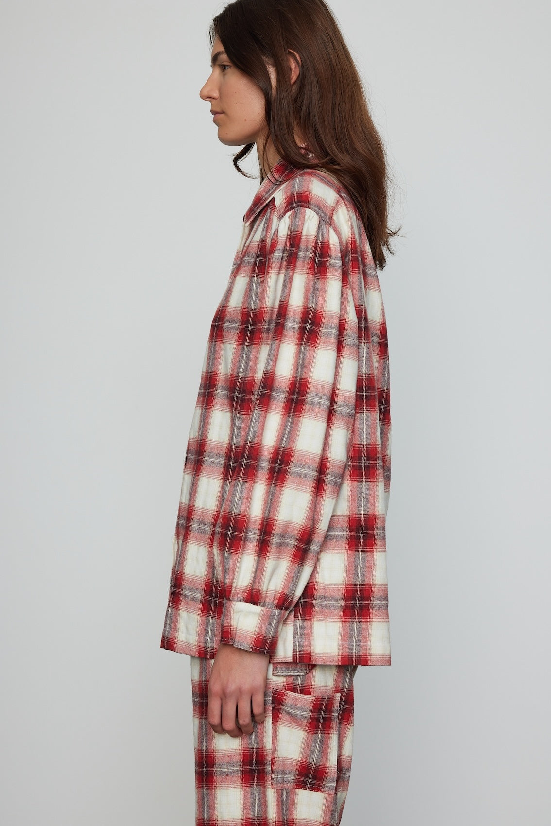 Caro Editions Hannah shirt in soft cotton flannel. The shirt features an oversized fit, big sleeves, and buttons at the front. Style it with matching Hannah pants or jeans, or wear it open over a t-shirt or tank top.