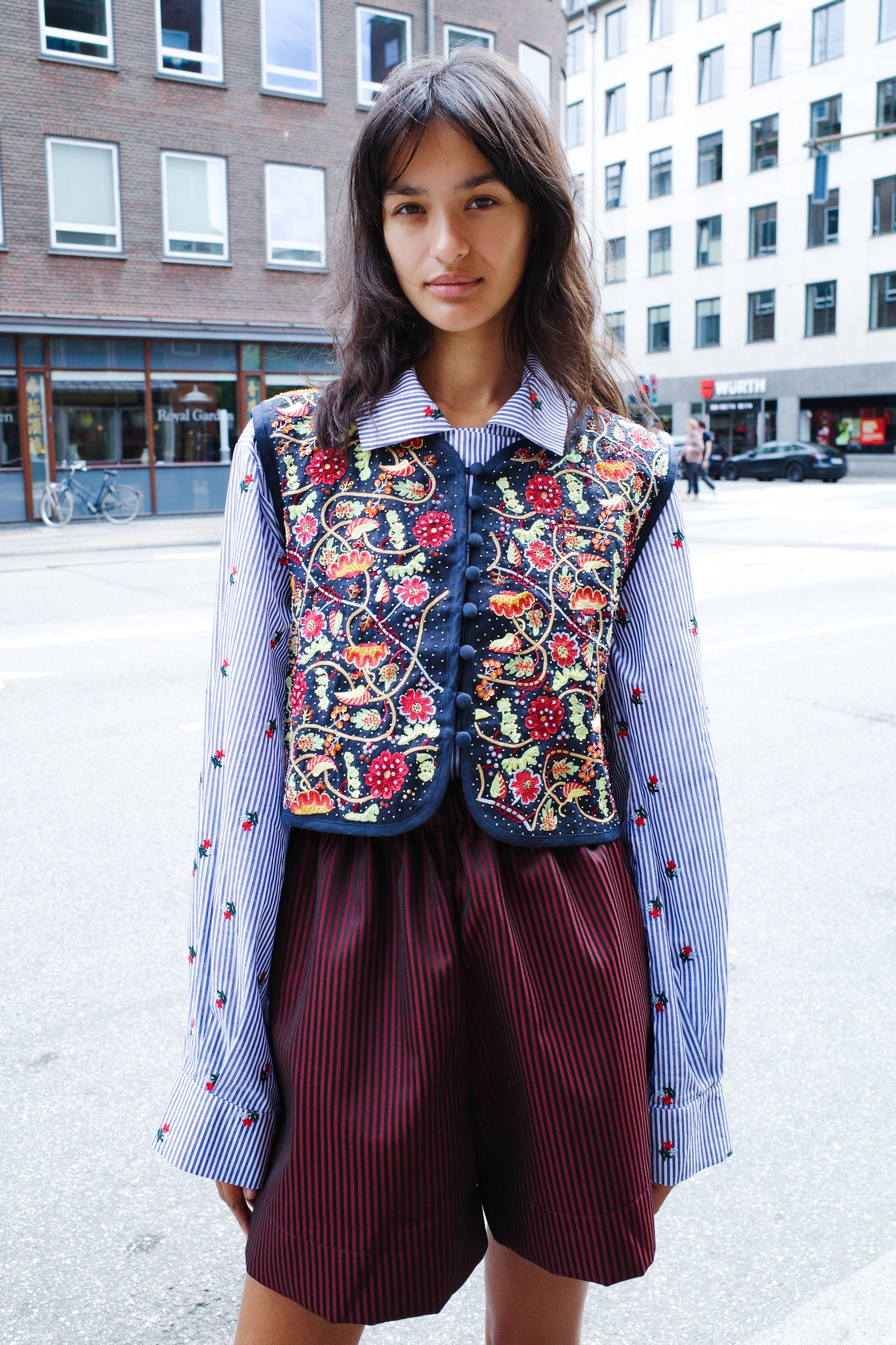 Ravnbak Vest - Hand Embroidered Flowers