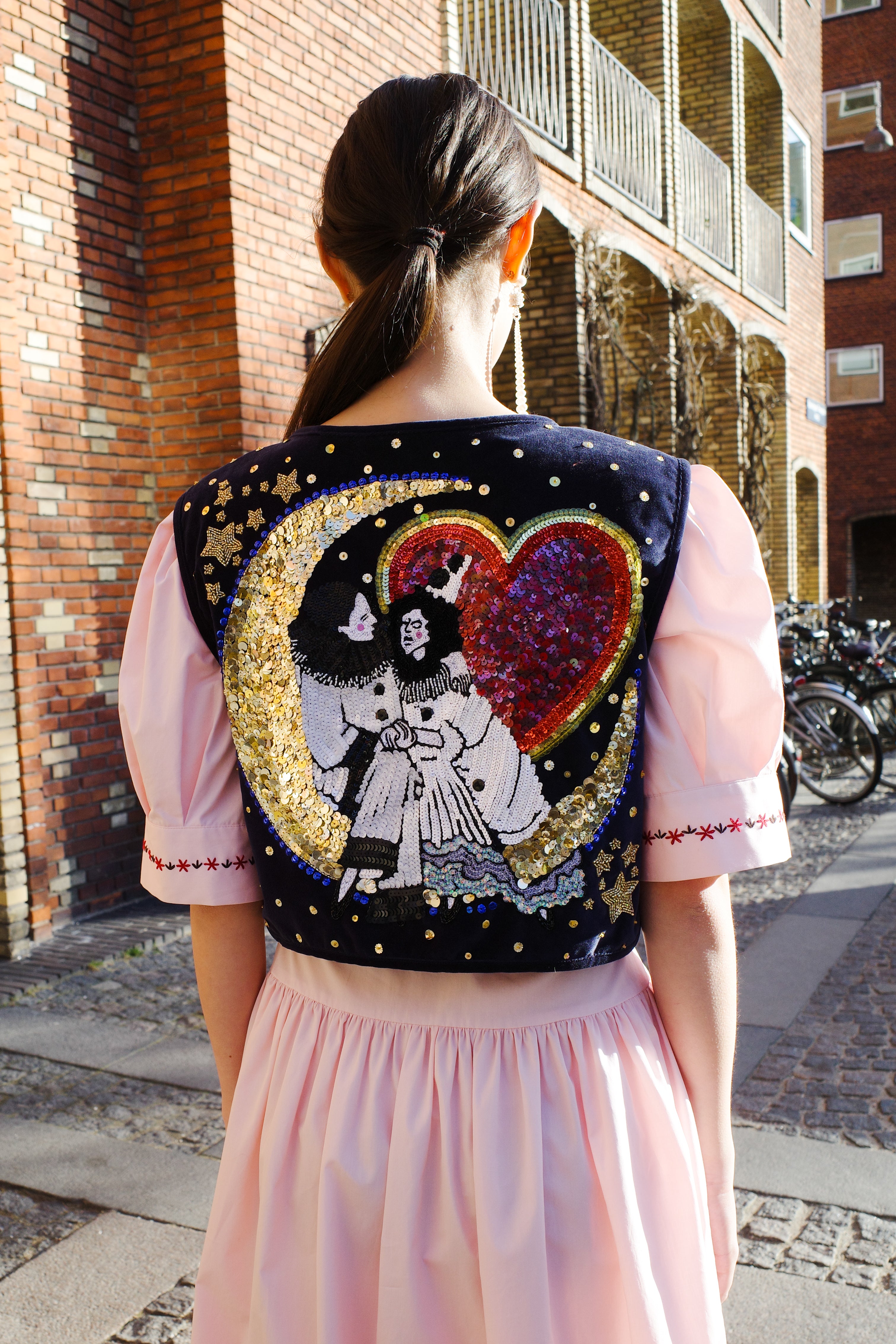 Ravnbak Vest - Circus Ballerina