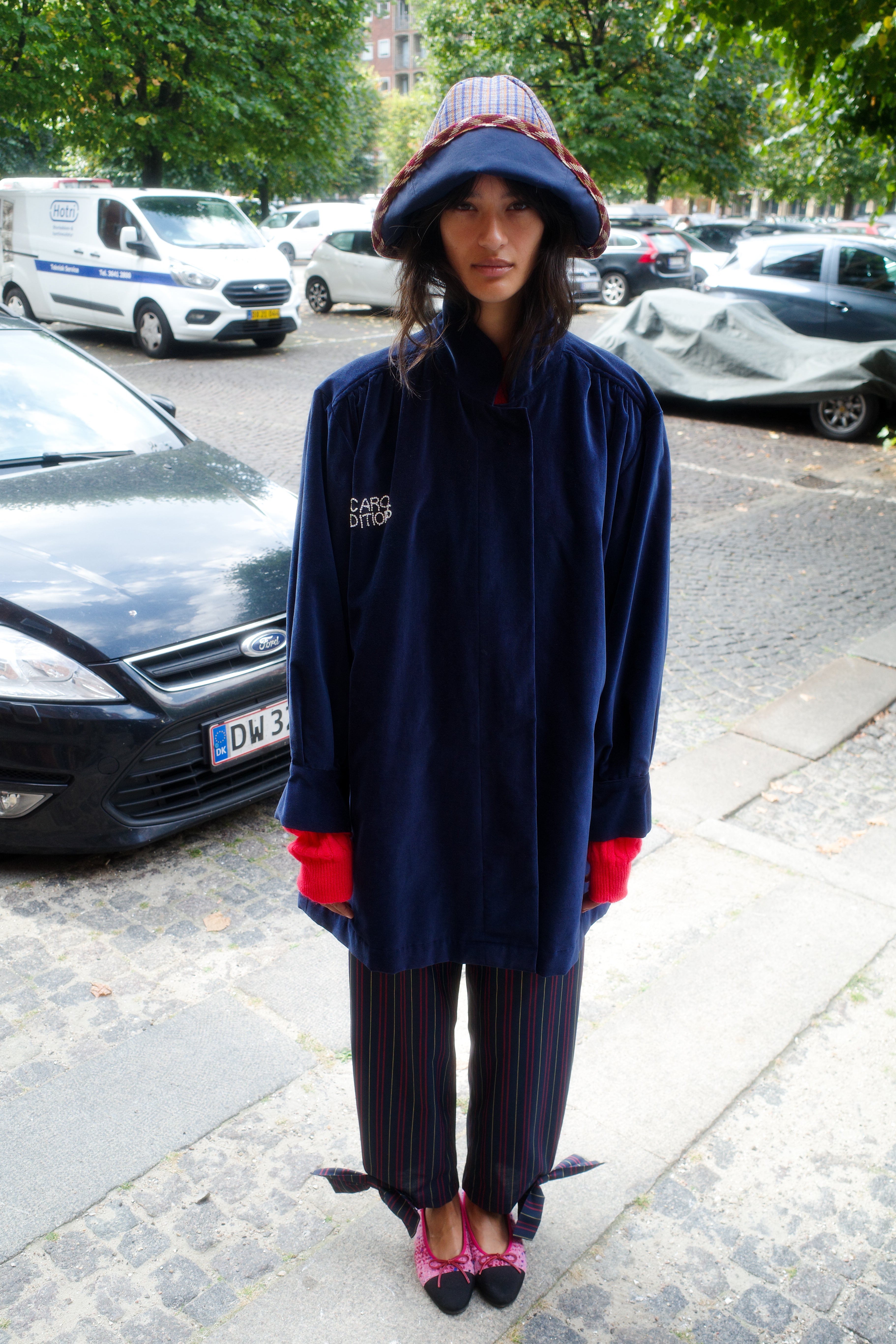 Gaia Coat - Navy champagne girl