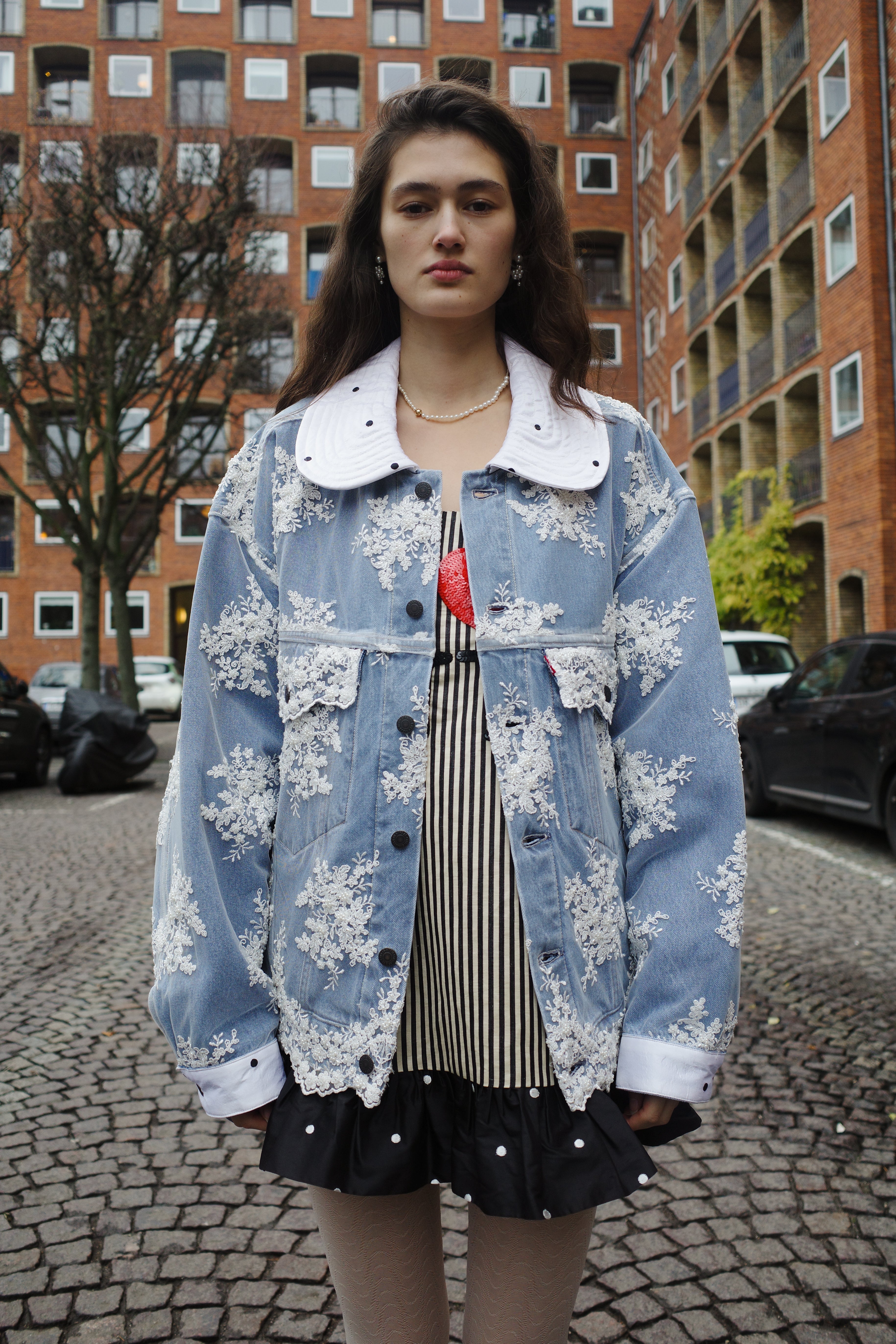 DENIM JACKET LACE WHITE PEARLS