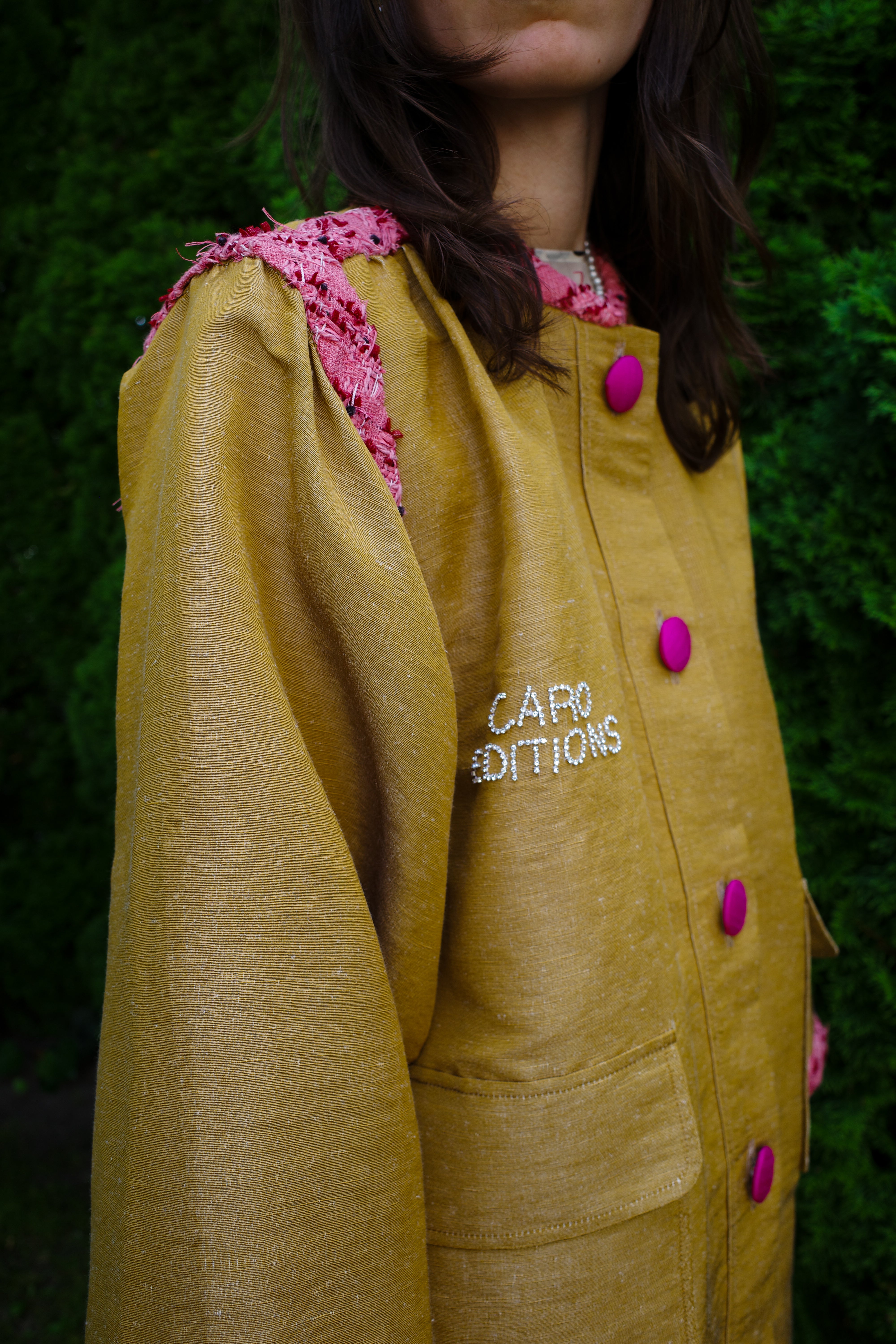 Anna Coat Lady With Hat Tapet Cafe Rust