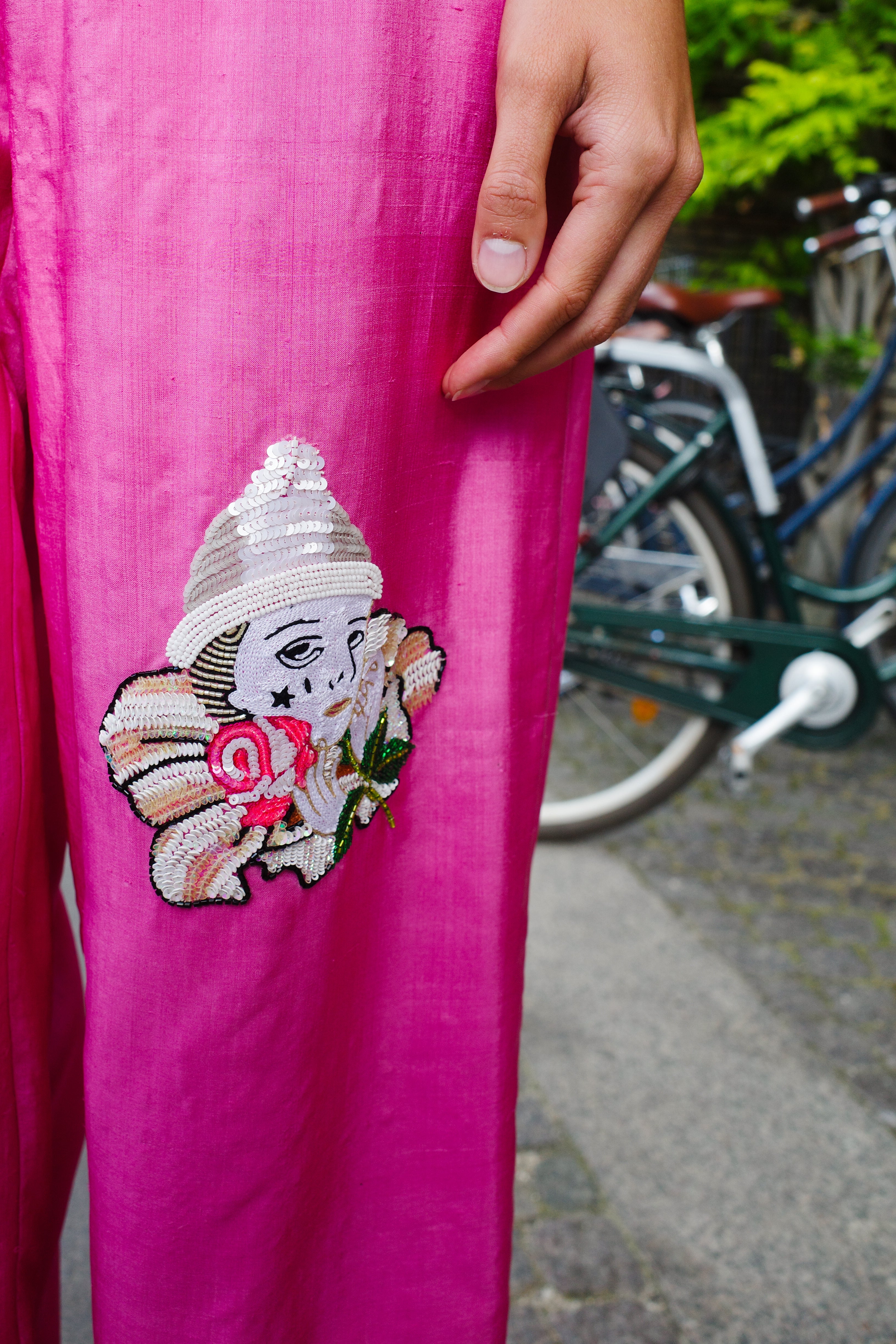 Coco Pants w. Embroidery Silk Taft pink w. Embroidery