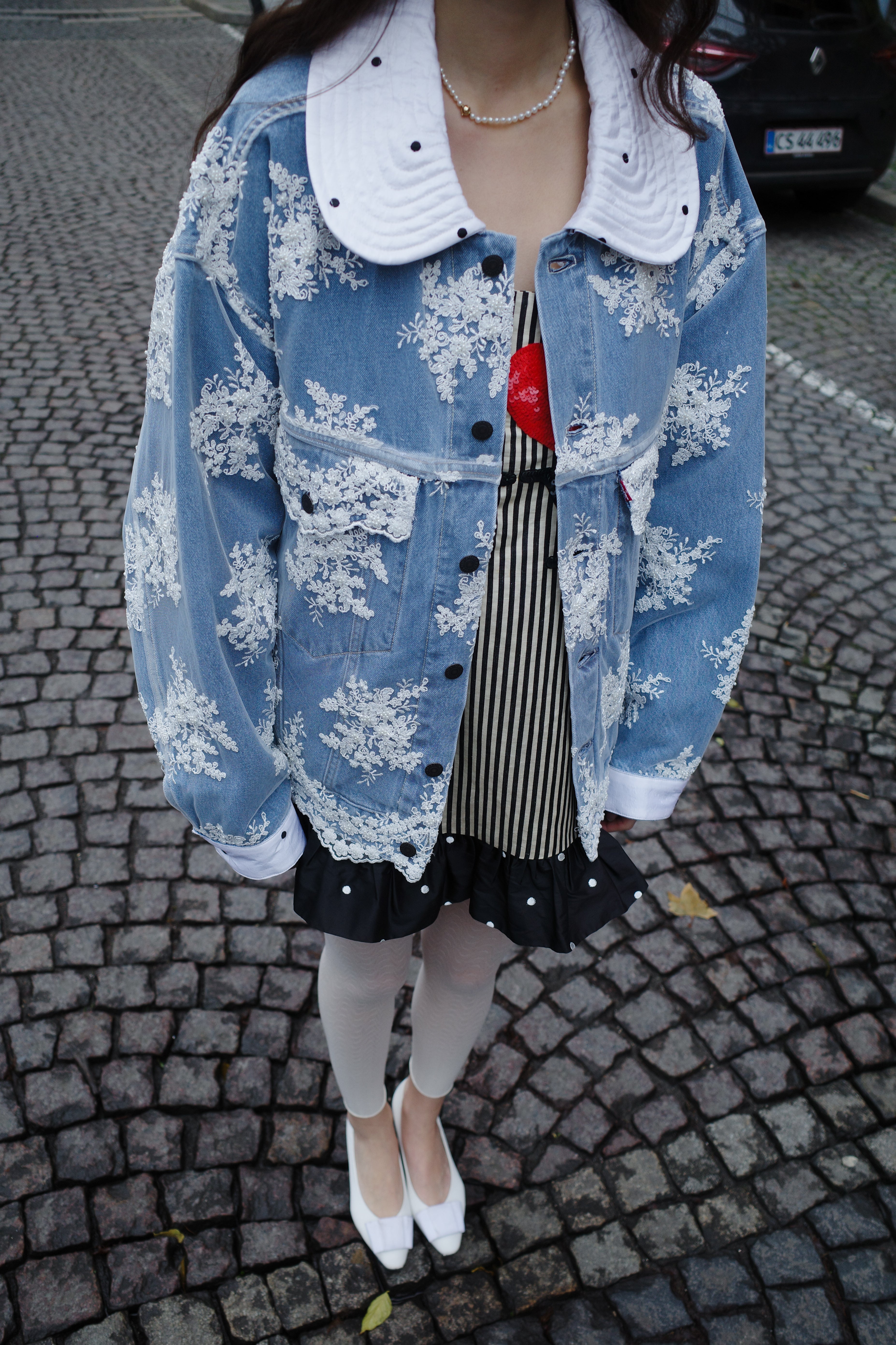 DENIM JACKET LACE WHITE PEARLS