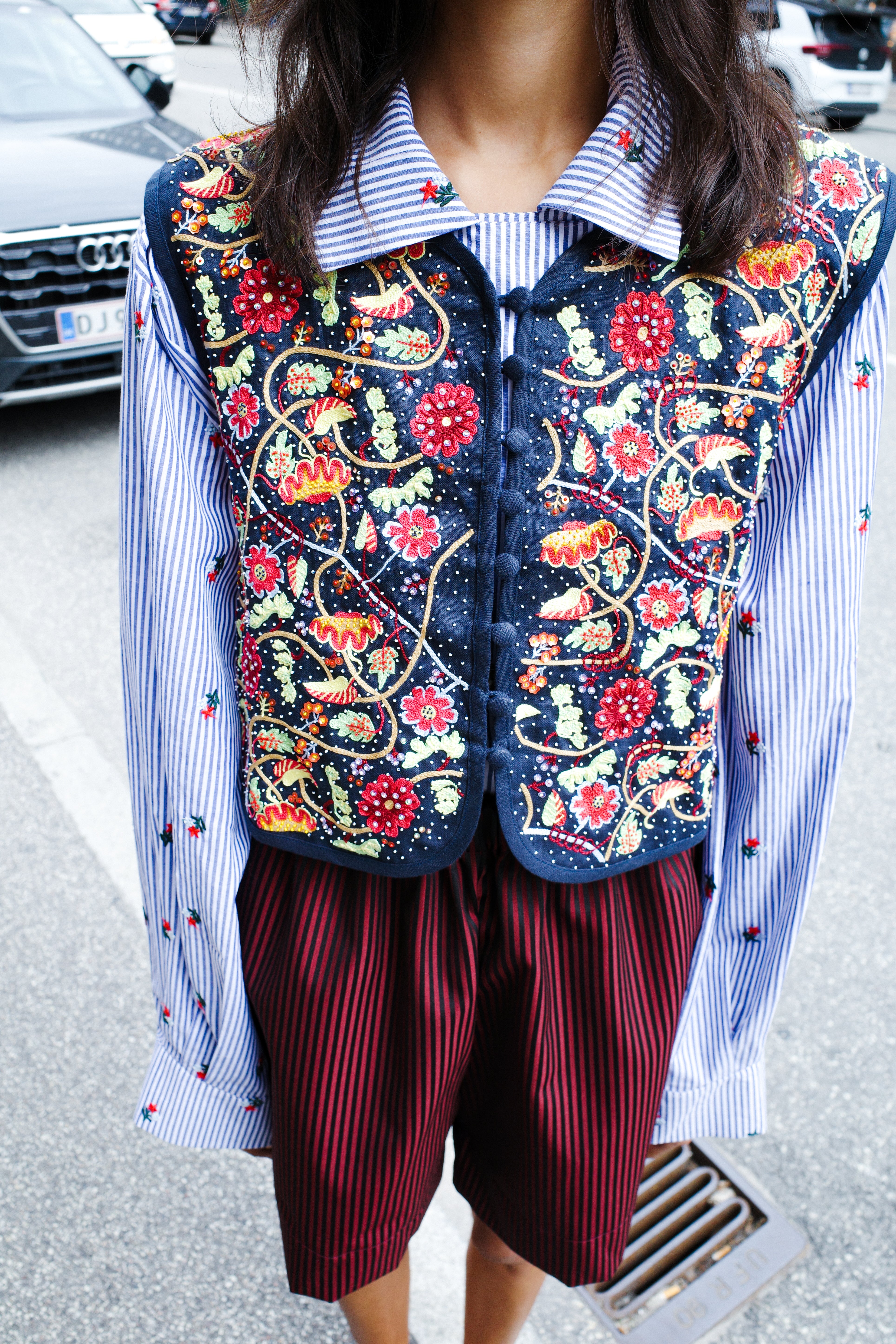 Ravnbak Vest - Hand Embroidered Flowers