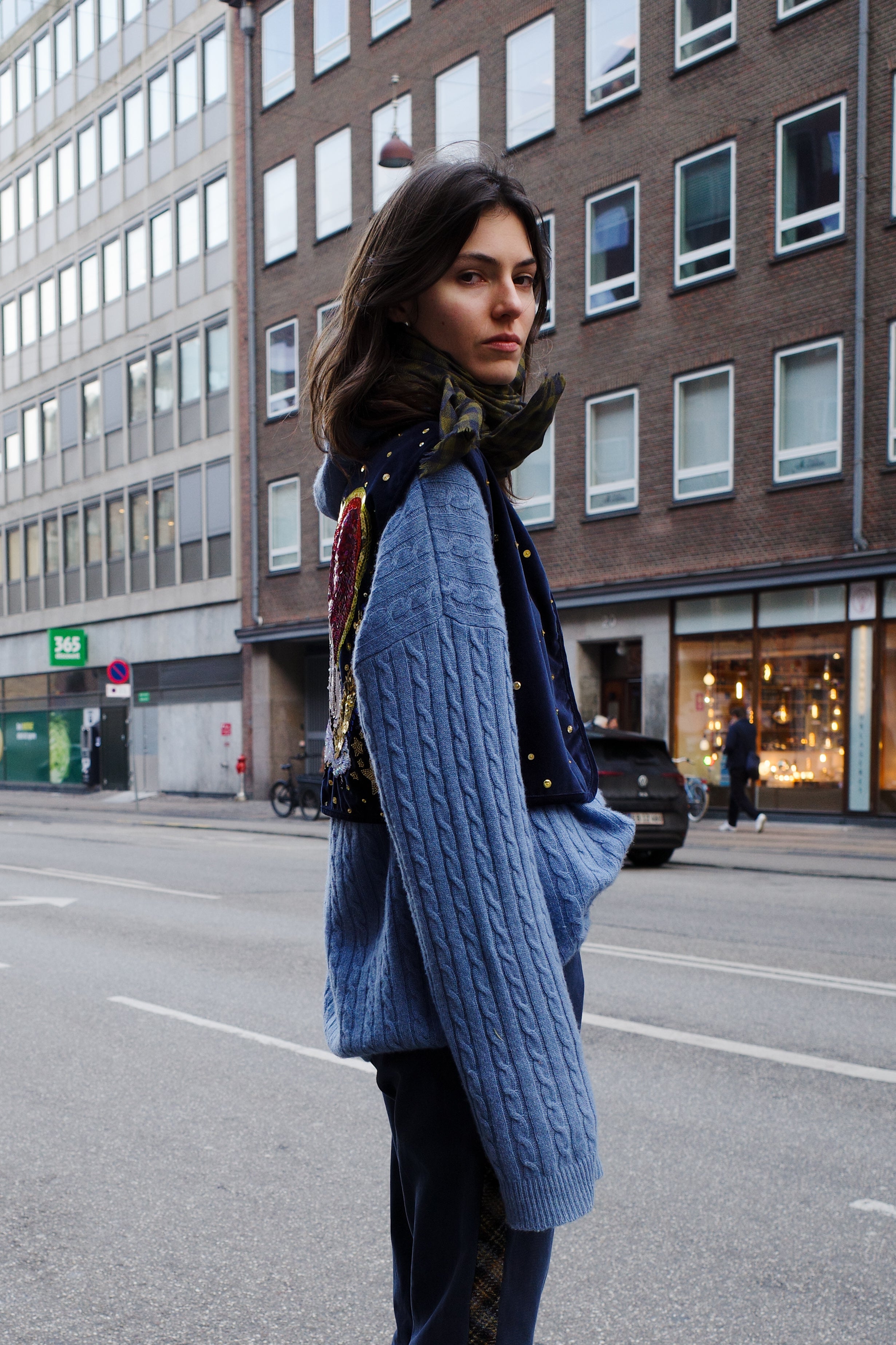 Ravnbak Vest - Circus Ballerina