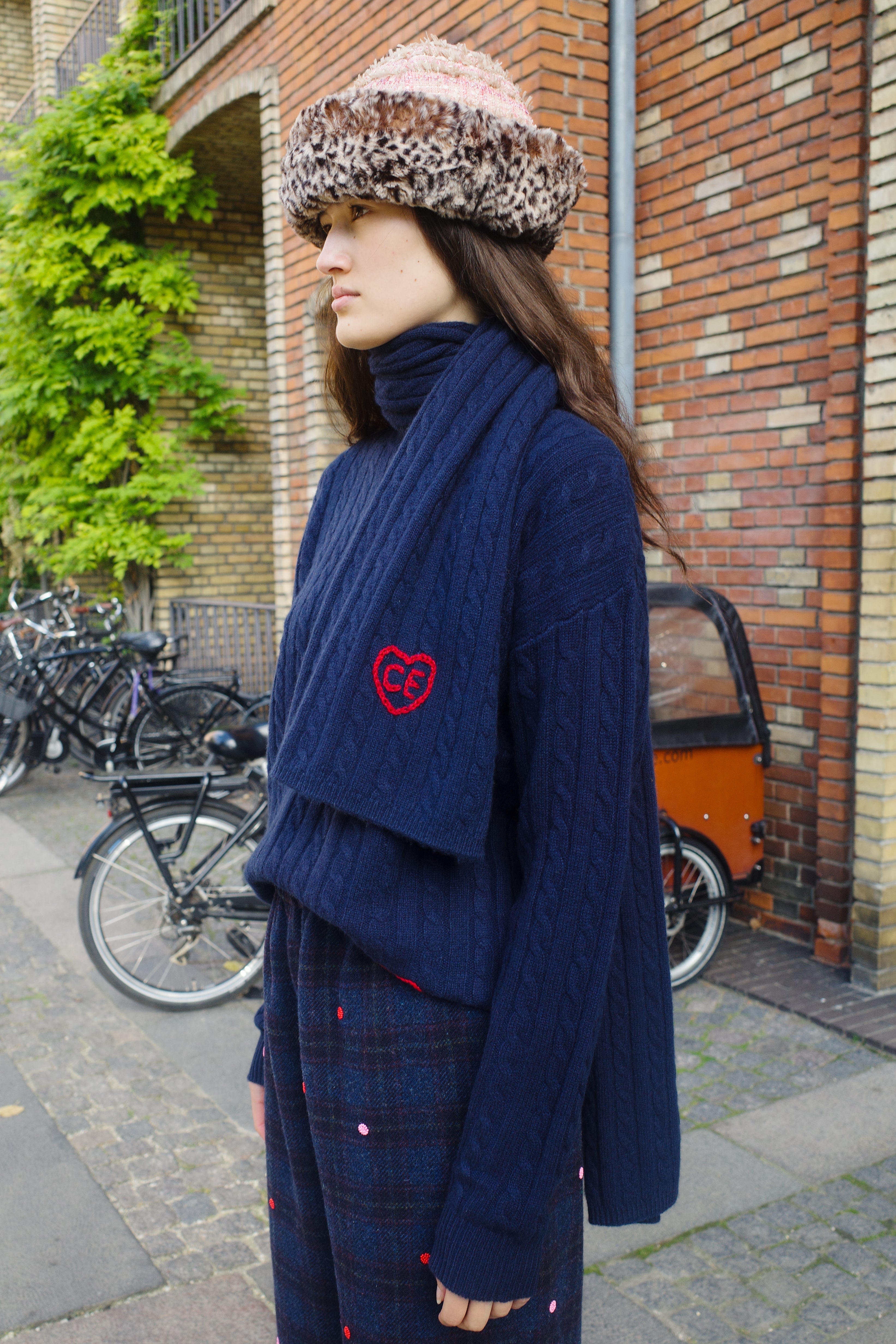 Liva Cable Scarf Cashmere Navy