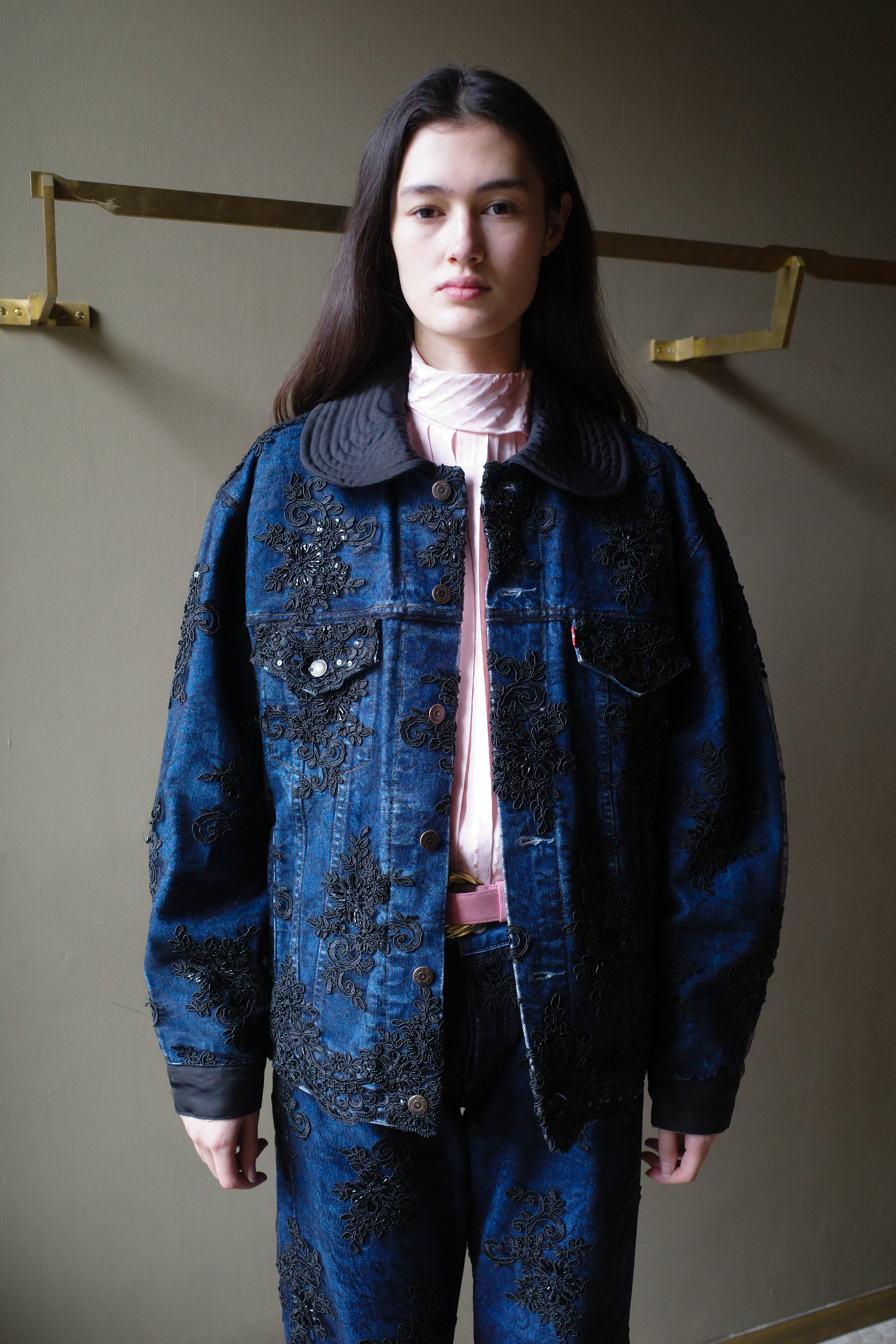 DENIM JACKET LACE BLACK PEARLS