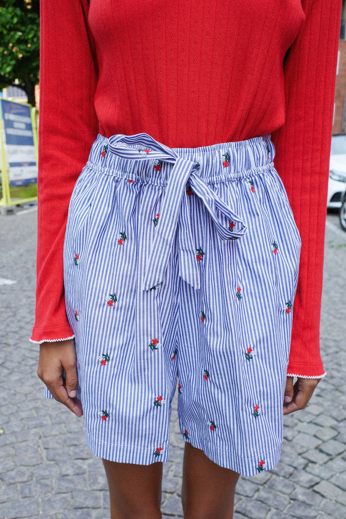 Hannah Shorts - Blue White Stripe w. Flower