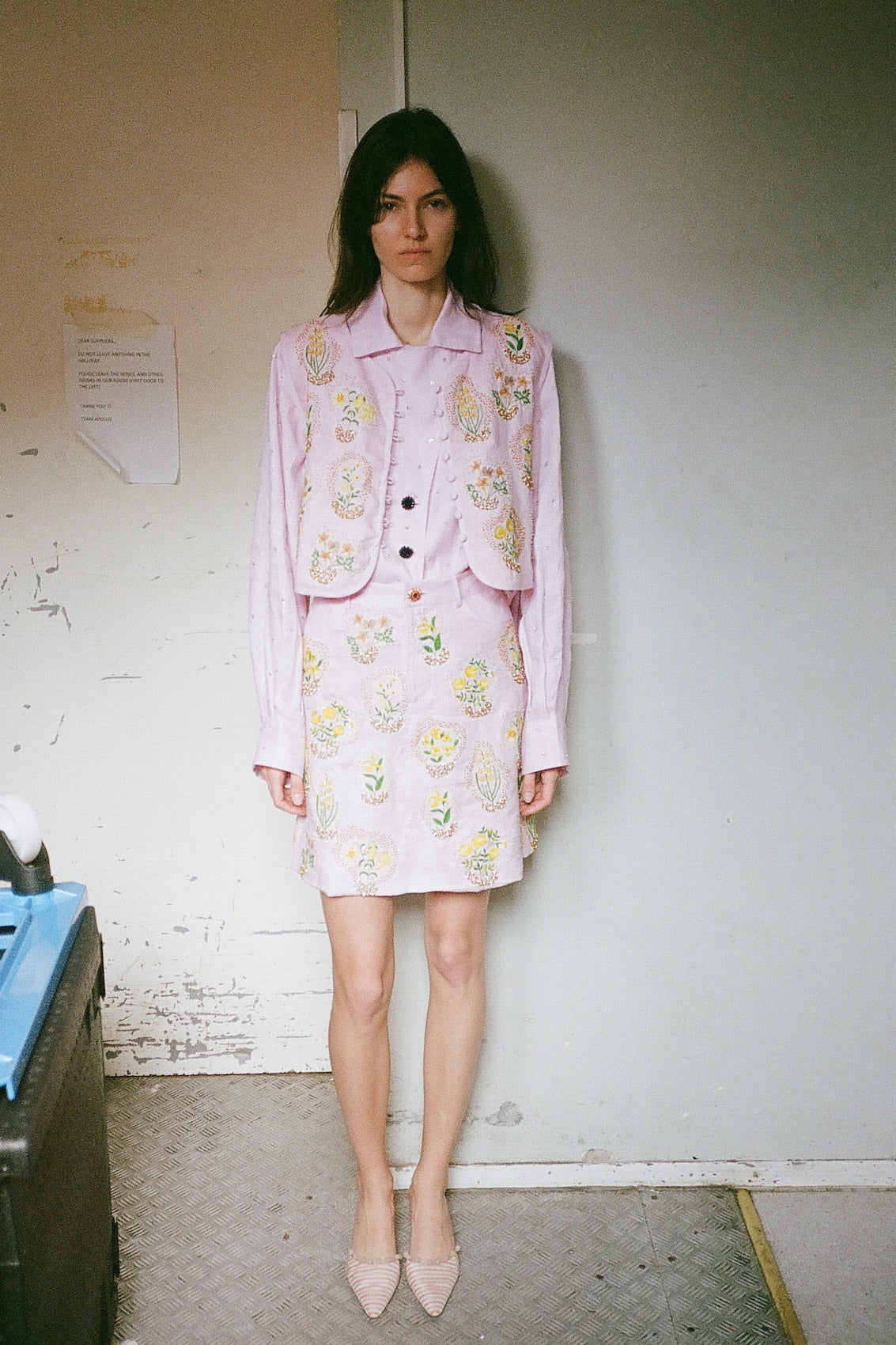 Ravnbak Vest - Hand Embroidered Flowers Pale Pink