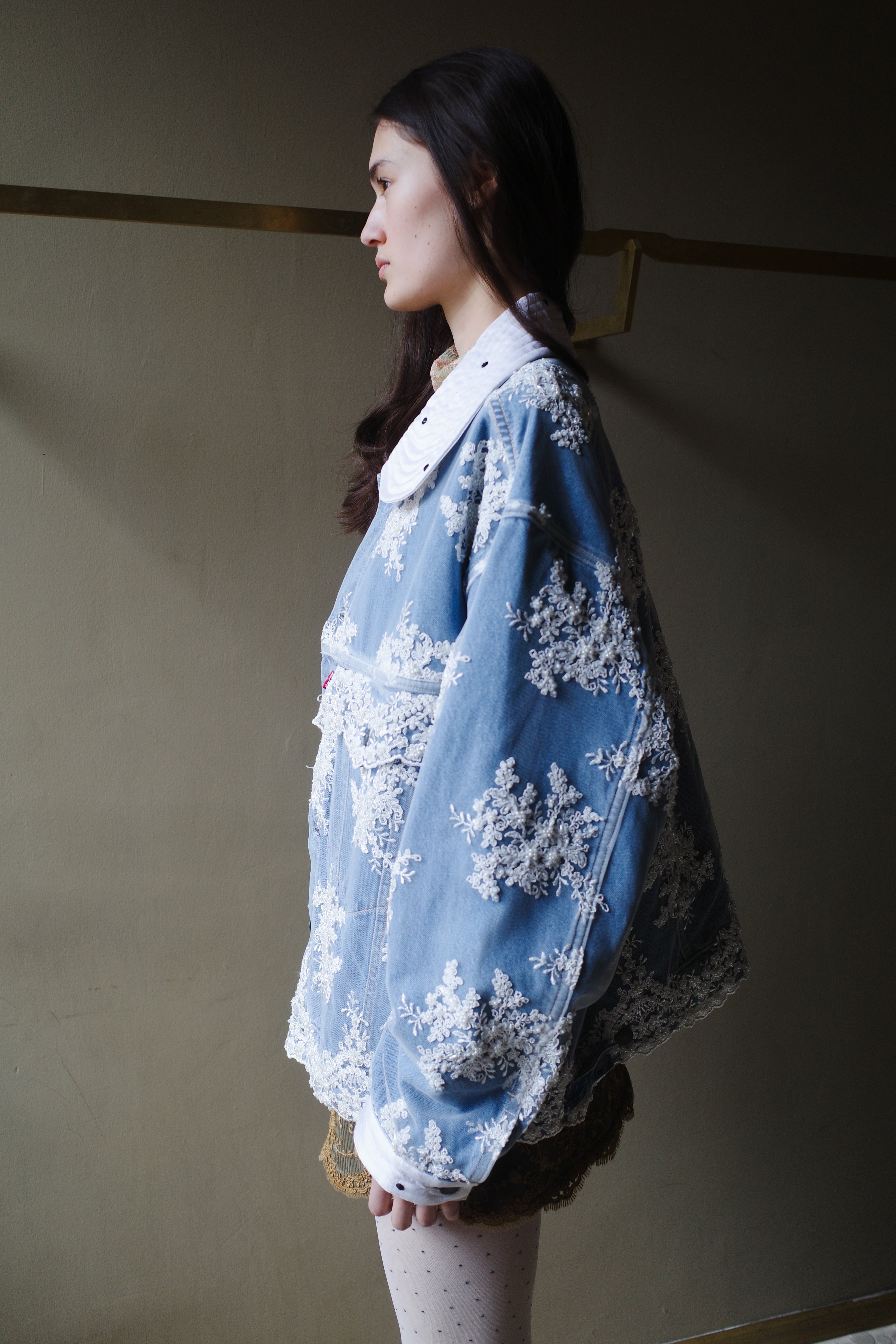 DENIM JACKET LACE WHITE PEARLS