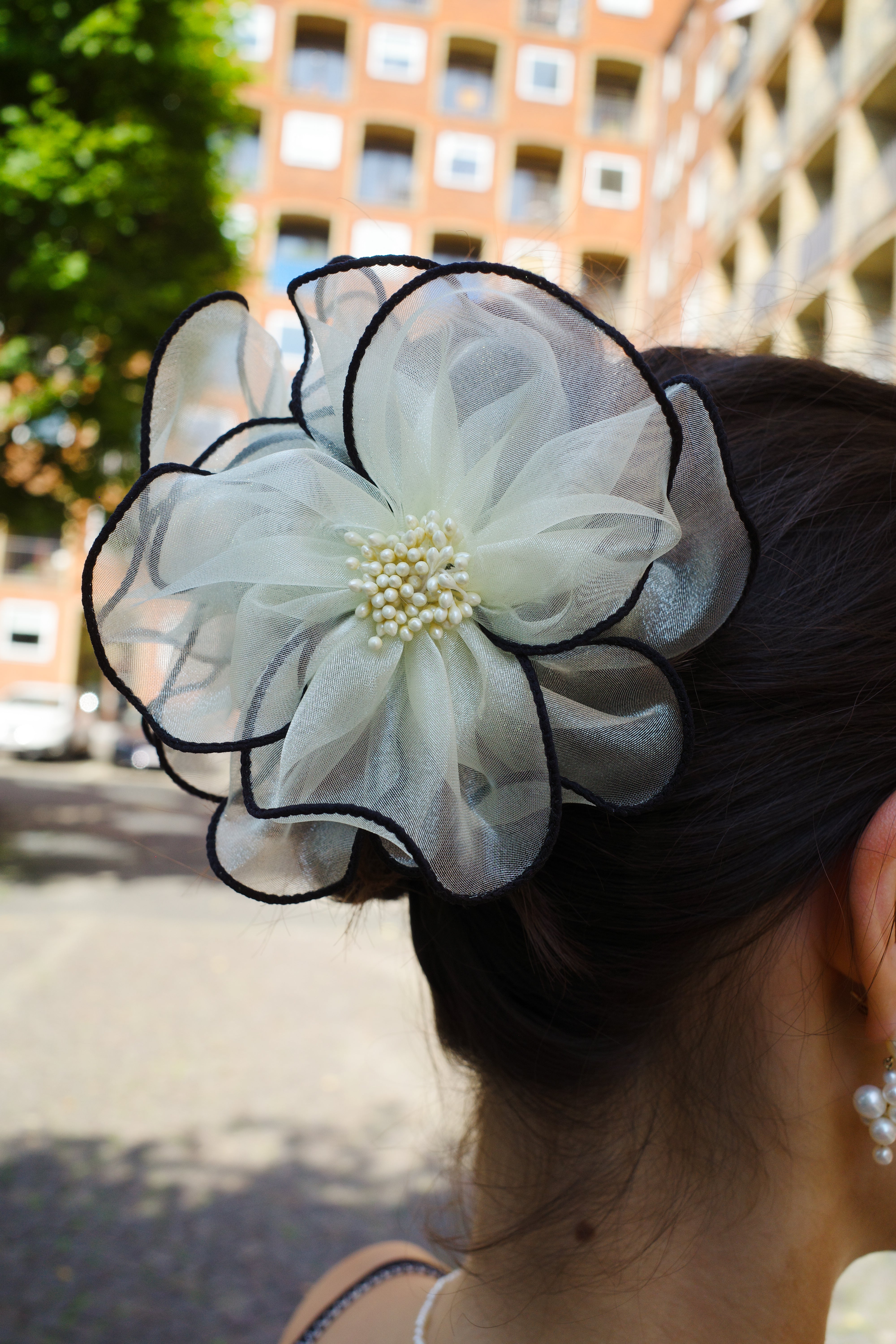 Lily Hair Clip - Cream