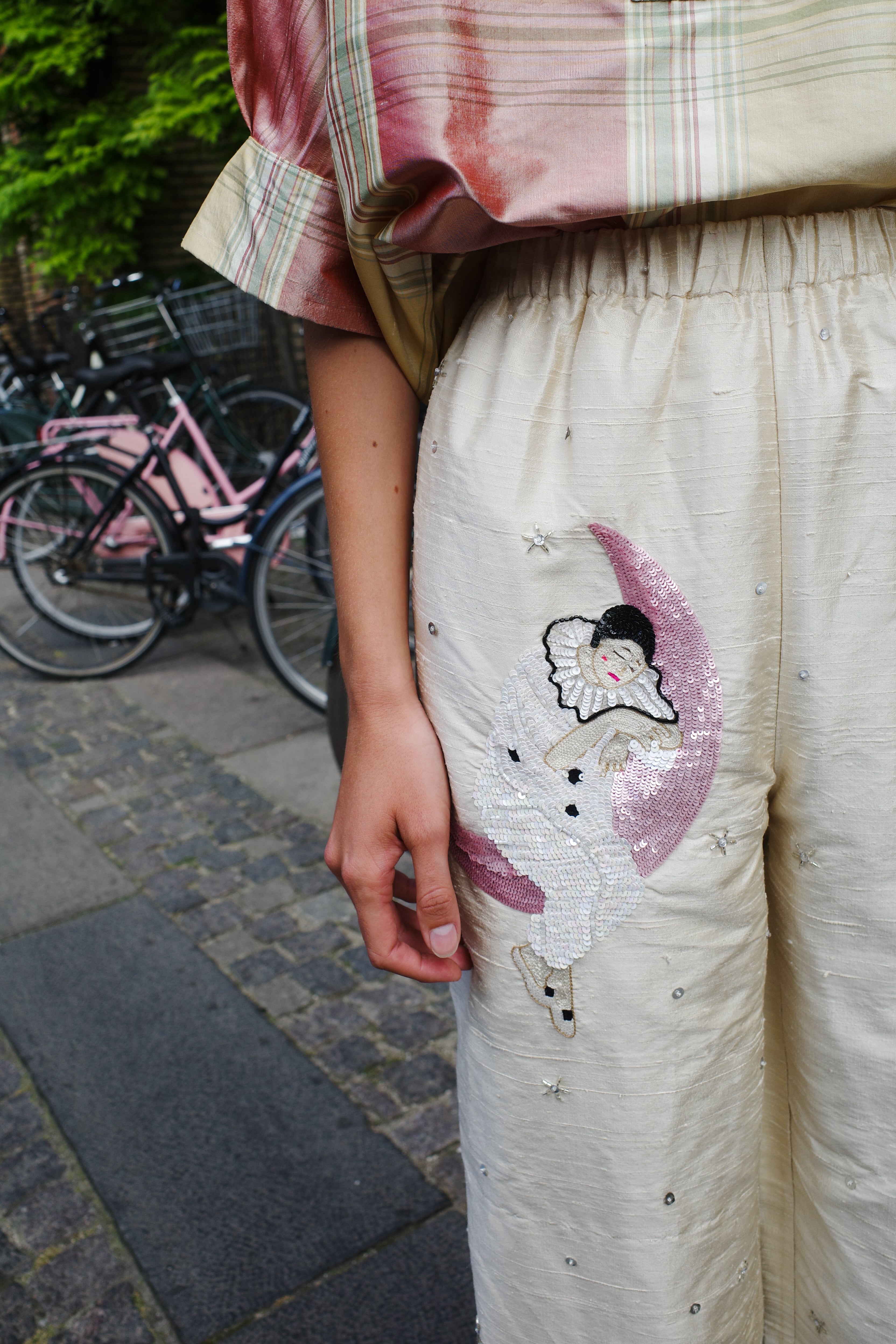 Coco Pants w. Embroidery Silk Taft White w. Embroidery